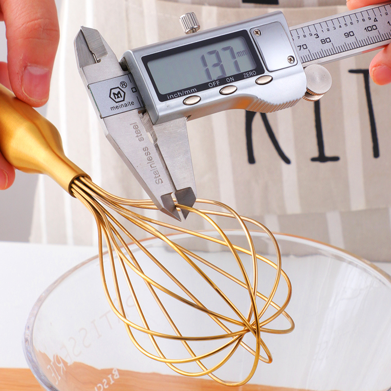 Agitatore per uova in acciaio  - Quirky Kitchen Gadgets recensione e prezzo
