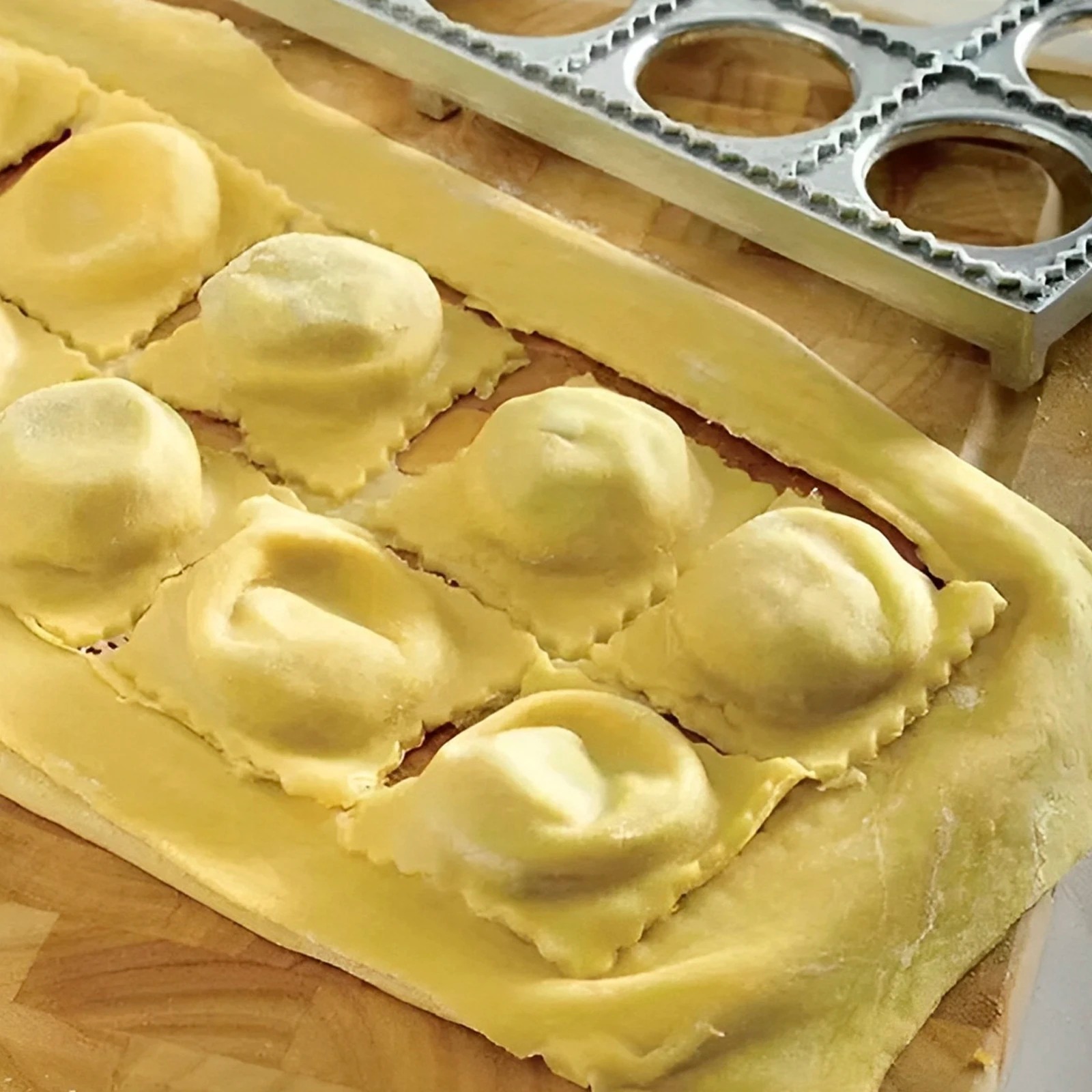 Stampo per gnocchi 12 fori Sta - Kitchen Gadgets Pakistan recensione e prezzo