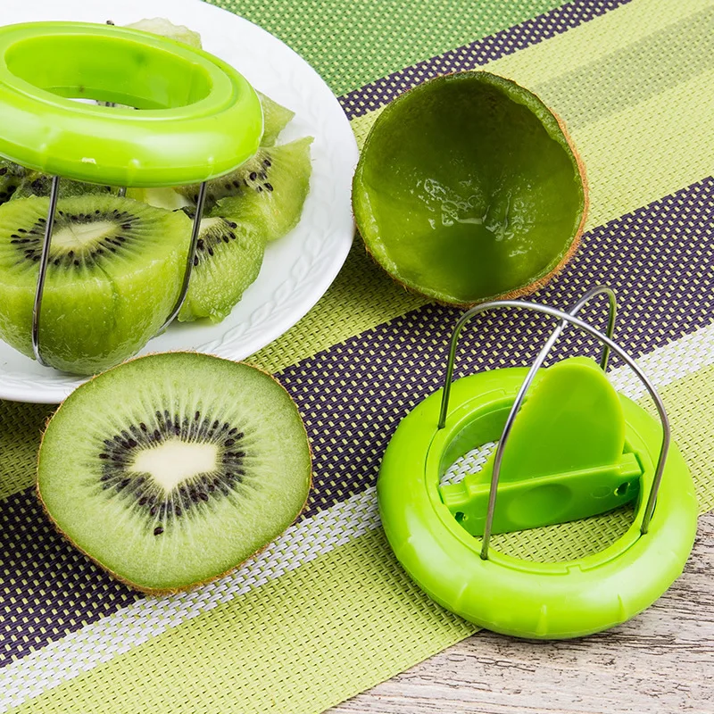 Kiwi Cutter cucina staccabile  - Quirky Kitchen Gadgets recensione e prezzo